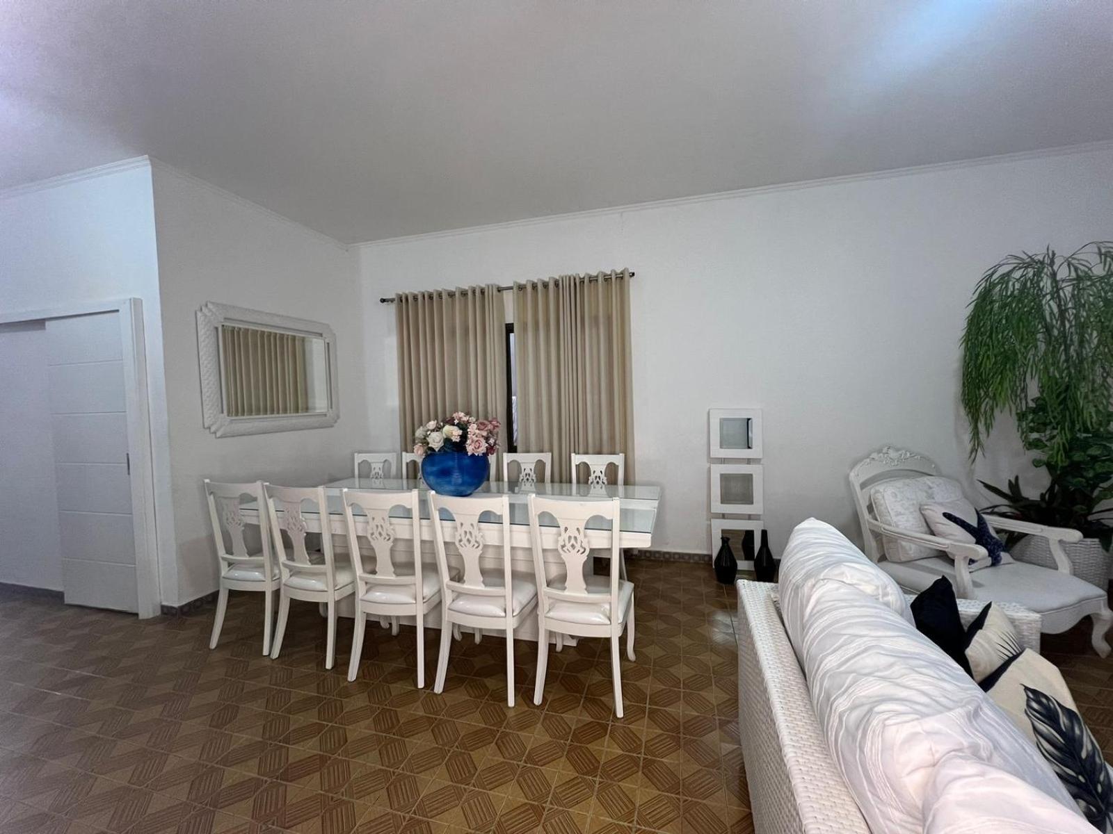 Uma Quadra Do Mar Com Piscina, Churrasqueira, 2 Vg De Garagem E 3 Quartos!!! Holiday home *